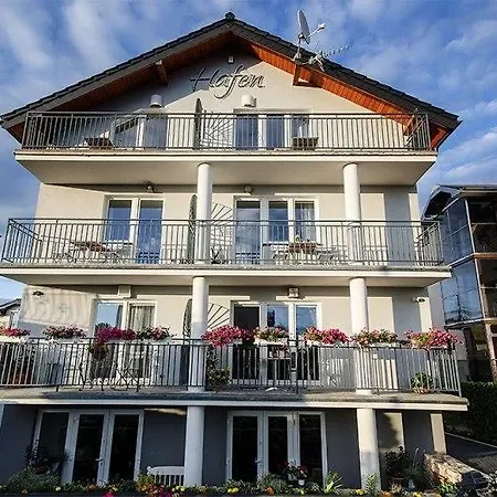 Homestay Goscinne Hafen - *